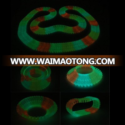 GLOW IN DARK flexile ABS super snap race track road track with LED light car