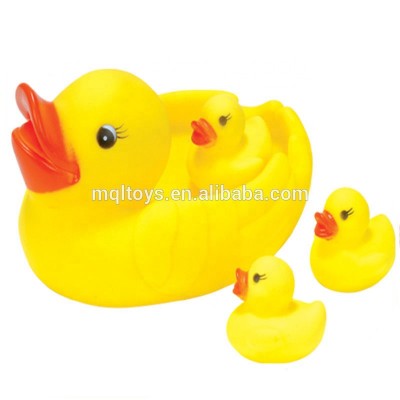 Eco-friendly floating yellow duck with 3pcs small yellow duck